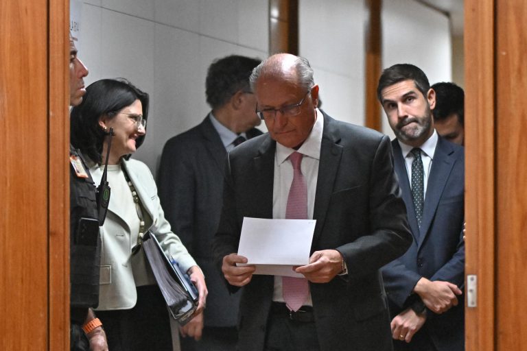 Alckmin chama ministros para reunião de emergência sobre o Rio