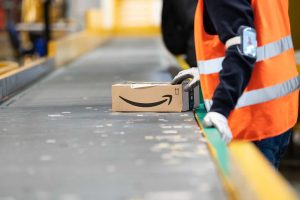 Amazon aposta em robôs e pode cortar 600 mil empregos