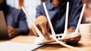 Anatel: milhares de provedoras de internet fixa se tornam clandestinas