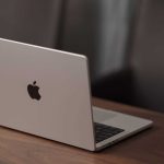 Apple rompe tradição e prepara primeiro MacBook com tela sensível