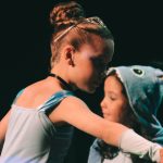 Apresentação teatral leva a magia do cinema musical ao palco