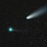Assista ao vivo a dois cometas cruzando o céu no