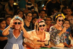 BAIÔ celebra as raízes do teatro brasileiro