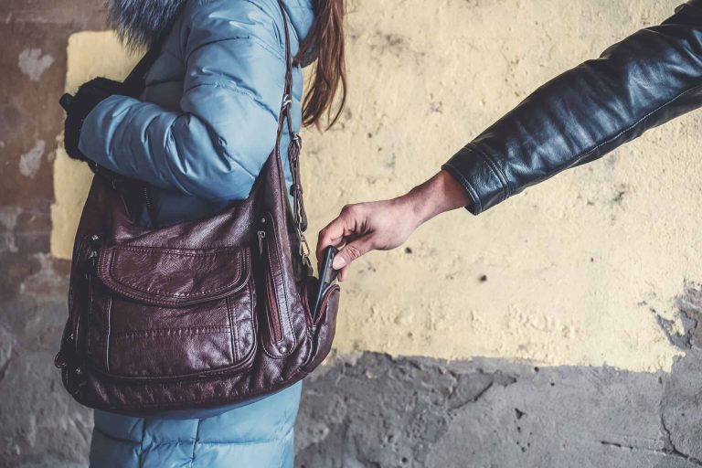 Big techs podem ajudar a impedir roubos de celulares… mas