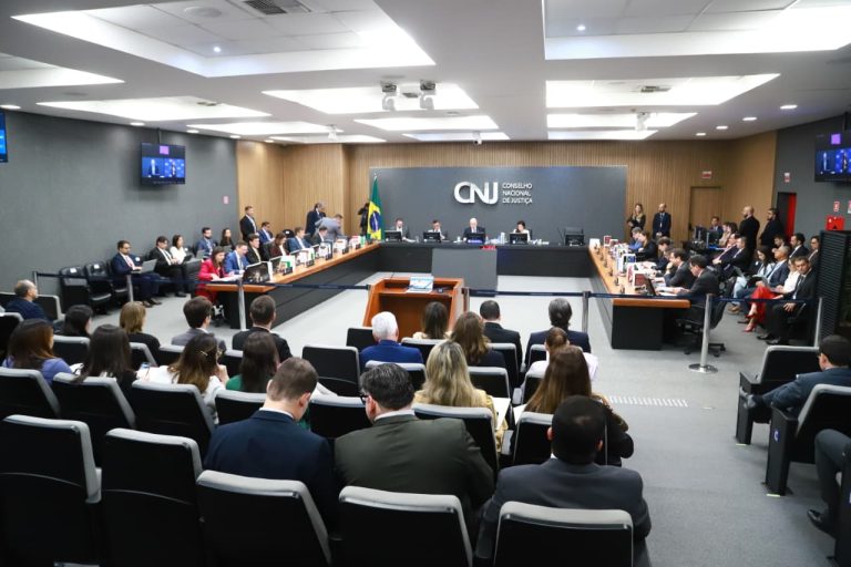 CNJ mantém afastamento de desembargador Luís Espíndola