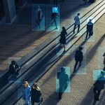Câmeras em totens urbanos geram alerta sobre privacidade