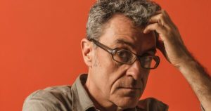 Cantor e compositor brasileiro Maurício Pereira atua pela primeira vez