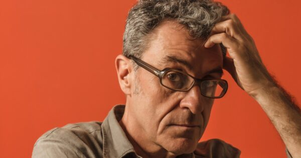 Cantor e compositor brasileiro Maurício Pereira atua pela primeira vez