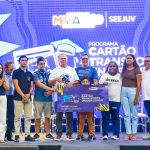 Cartões Transporte Universitário são entregues a 2 mil estudantes dos