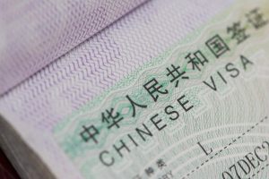 Chineses reagem à criação do visto K em resposta aos