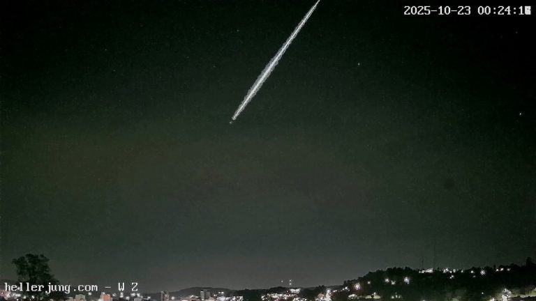 Chuva de meteoros Oriônidas: veja bola de fogo no céu