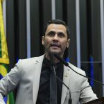 Cleitinho lidera pesquisa para o governo de Minas Gerais em