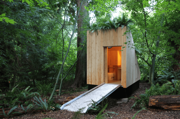 Cogumelos no vaso sanitário? Conheça o novo banheiro de compostagem
