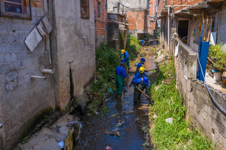 Como Tarcísio promete despoluir o Tietê e reduzir conta da