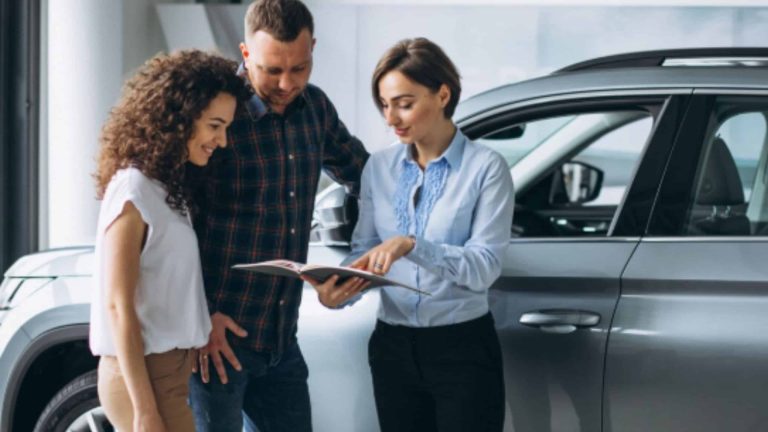 Comprar carro à vista ou financiado? Entenda os prós e