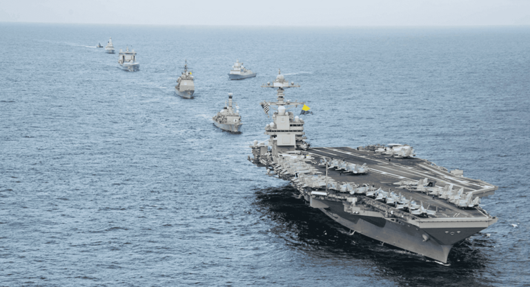 Conheça o maior porta-aviões do mundo enviado por Trump ao