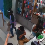Criminosos assaltam loja de celulares em Pedreiras