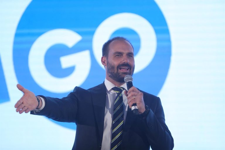 Defensoria pede a STF rejeitar denúncia contra Eduardo Bolsonaro