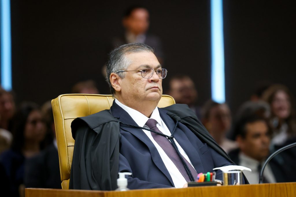 Dino e Gilmar criticam operação no Rio