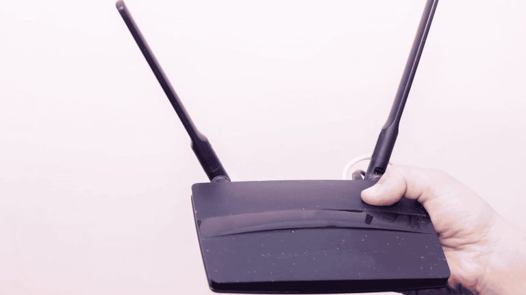 É seguro deixar modem ou roteador ligado direto?