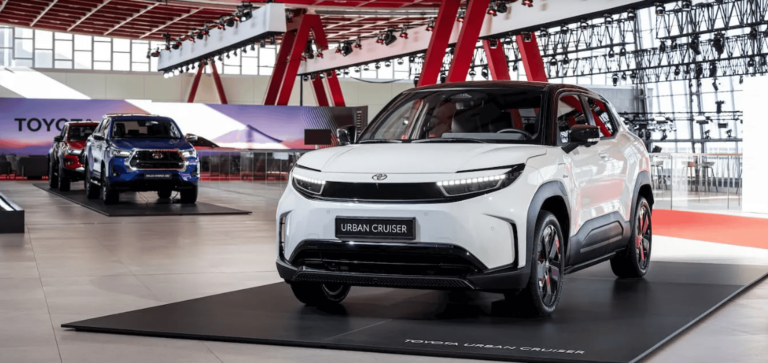 EUA: SUV da Toyota é flagrado em testes e pode