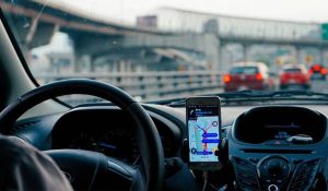 Edson Fachin adia votação de vínculo entre motoristas e apps