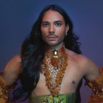 Em nova turnê, Paolo Ravley sobe ao palco do Teatro