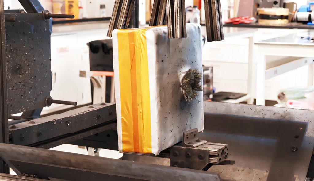 “Encapar” satélites com armadura pode protegê-los das ameaças do espaço