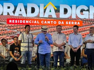 “Estamos inaugurando uma cidade”, diz Lula ao entregar 2,8 mil
