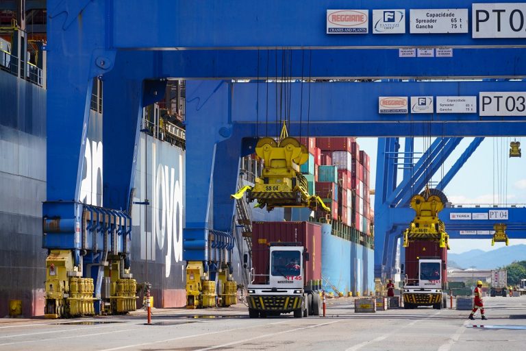 Exportações de Santa Catarina em alta apesar de recuo aos