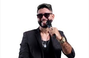Fábio Alta Tensão celebra 22 anos de carreira com show
