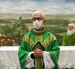 Fiéis católicos celebram Nossa Senhora Aparecida