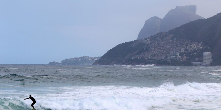Fim de semana no Rio terá mar de ressaca e