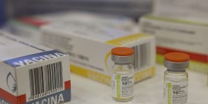 Fiocruz e UFMG firmam parceria para expandir centro de vacinas