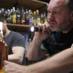 Fiscalização apreende mais de 7 mil garrafas de bebidas em