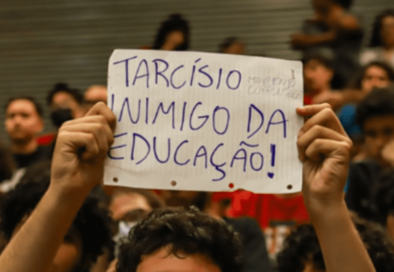 Governo Tarcísio prioriza cursos online a mestrado e doutorado na