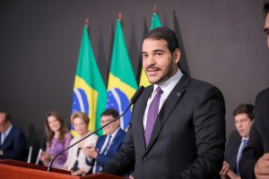 Governo avalia indicar mulher para chefia da AGU em caso