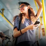 Governo do Maranhão entrega cartões do transporte universitário e anuncia