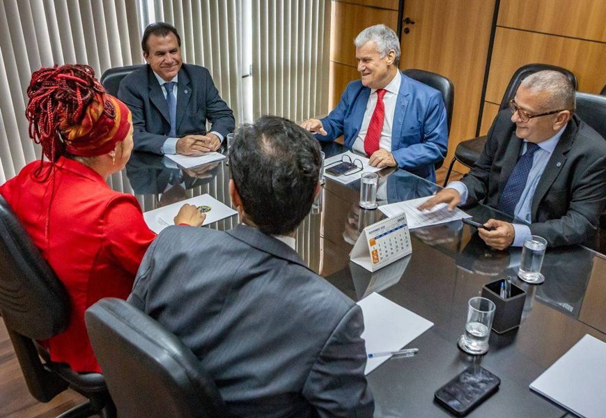 Governo está comprometido com o fim da escala 6x1, afirma