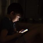 Guia ensina adolescentes a usar a internet com segurança e