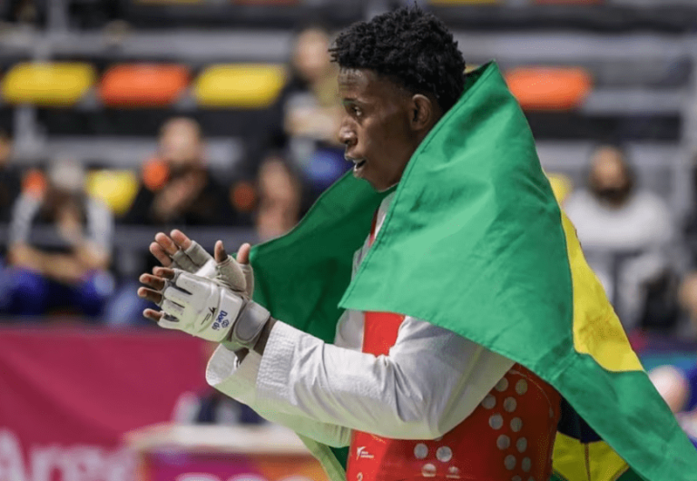 Henrique Marques conquista ouro inédito no Mundial de Taekwondo