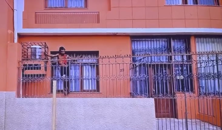 Homem é flagrado furtando cabos de ar-condicionado