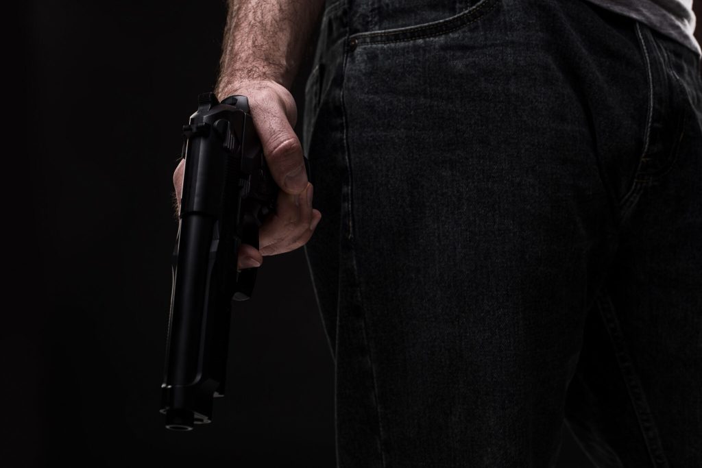 Homem é morto a tiros ao retornar para albergue onde