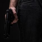 Homem é morto a tiros ao retornar para albergue onde