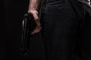 Homem é morto a tiros ao retornar para albergue onde