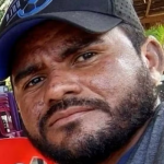 Homem é morto com tiro na cabeça dentro de barCentral