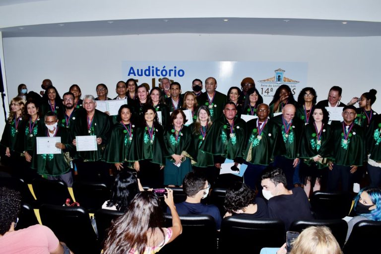 Homenagem, posses e lançamento marca a passagem da Academia Maranhense