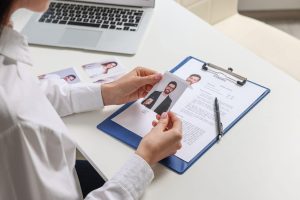 IA no currículo: como deixar as fotos de perfil mais