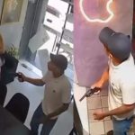 Imagens mostram casal dando cobertura em assaltoCentral de Noticias Brasil