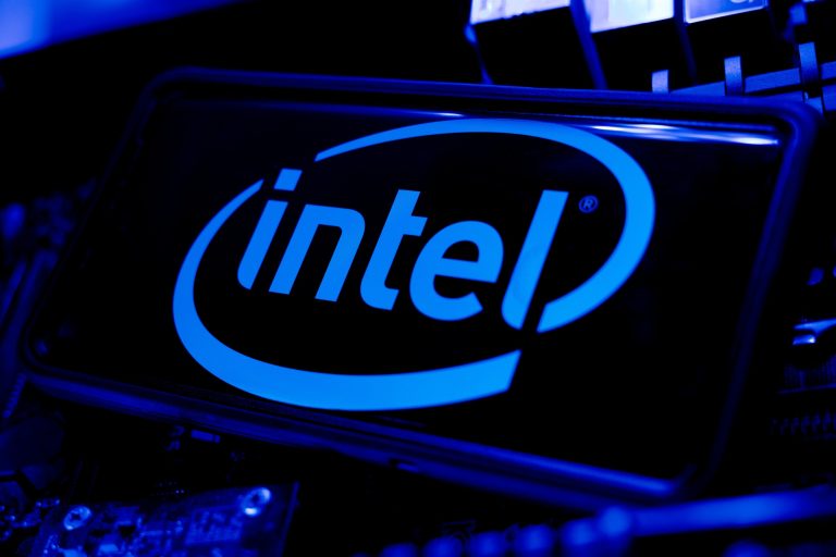 Intel supera expectativas no 3º trimestre; governo dos EUA comemora